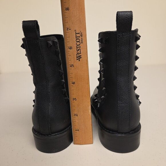 WHITE HOUSE BLACK MARKET Studded Chelsea Ankle Boots Sz 7 NWOT - NO BOX - Picture 11 of 16